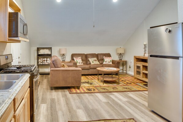 Apartment (2 Bedrooms) | Front of property