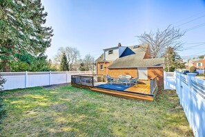 Terrace/patio - Glen Head Home w/ Yard ~ 28 Mi to NYC (Glen Head)