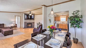 House (3 Bedrooms) | Interior