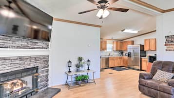 House (3 Bedrooms) | Front of property