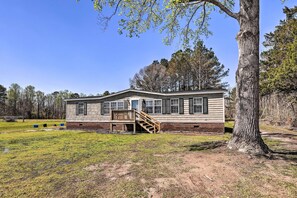 House (3 Bedrooms) | Interior - Arapahoe Home w/ Fireplace Near Deer Hunting (Arapahoe)