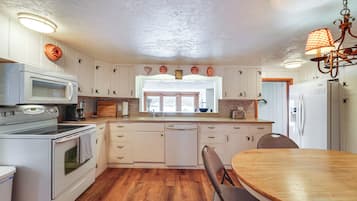 Cottage (4 Bedrooms) | Interior