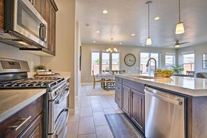 House (5 Bedrooms) | Interior - Private Hot Tub & Community Pool: Washington Home! (Washington)
