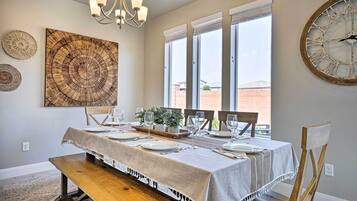 House (5 Bedrooms) | Interior