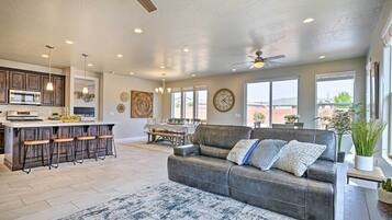 House (5 Bedrooms) | Interior