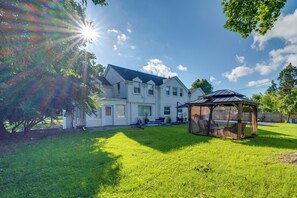 House (6 Bedrooms) | Interior - Luxurious Detroit Home - Walk to Golf & Park! (Highland Park)