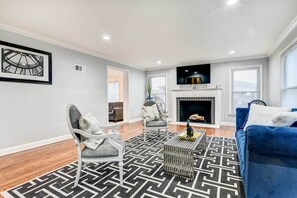 House (6 Bedrooms) | Interior - Luxurious Detroit Home - Walk to Golf & Park! (Highland Park)