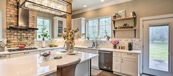 Luxe Home w/ Yard Near Lake Pontchartrain!