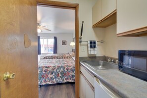 Apartment (0 Bedroom) | Interior - Loveland Vacation Rental: Pets Welcome (Loveland)