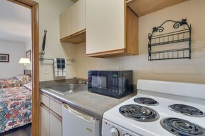 Apartment (0 Bedroom) | Interior - Loveland Vacation Rental: Pets Welcome (Loveland)