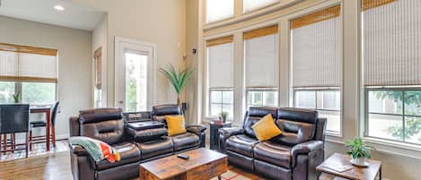 Apartment (3 Bedrooms) | Front of property