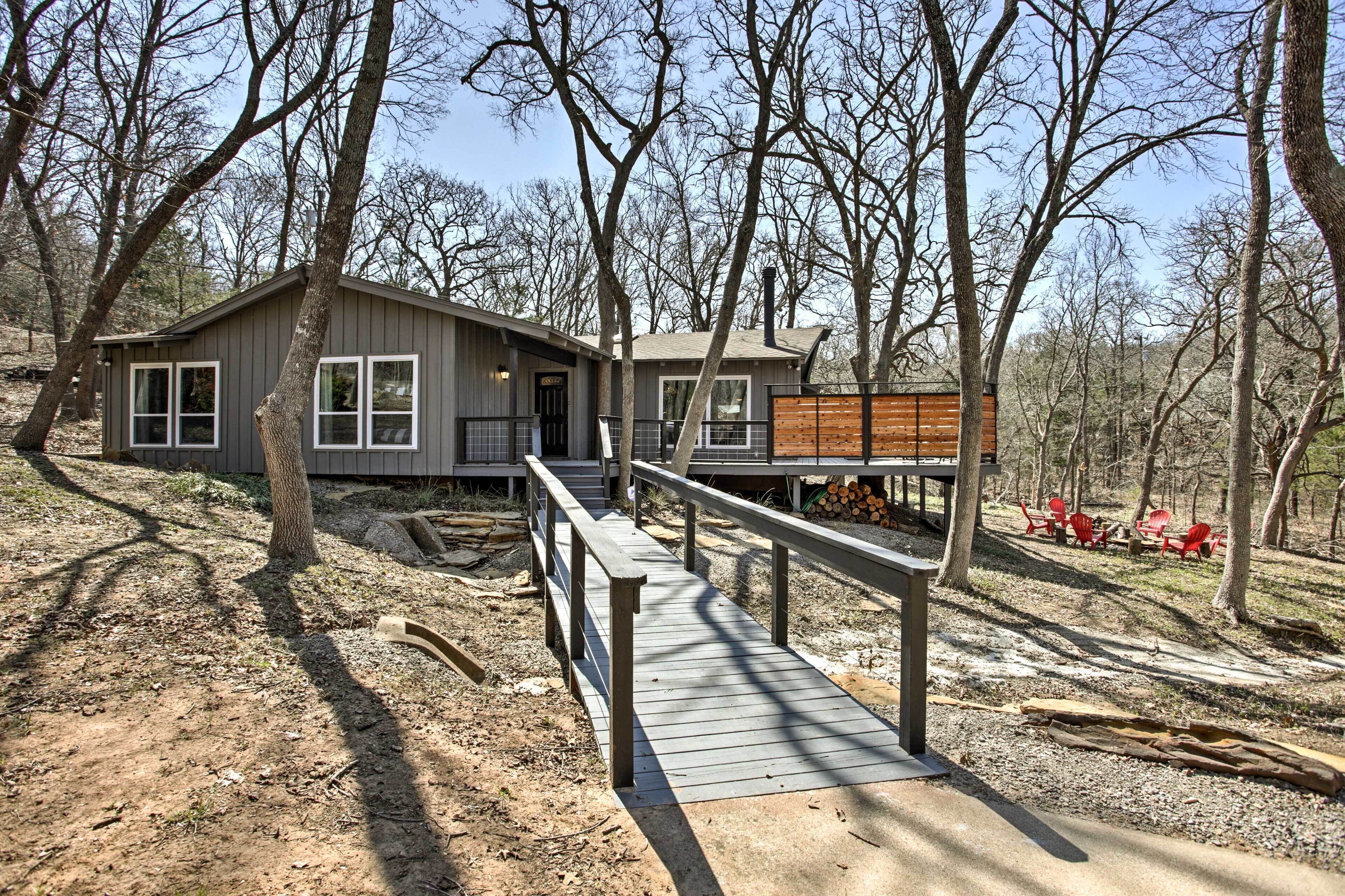 'lakecrest Retreat' - ½ Mi to Lake Texoma Marina!
