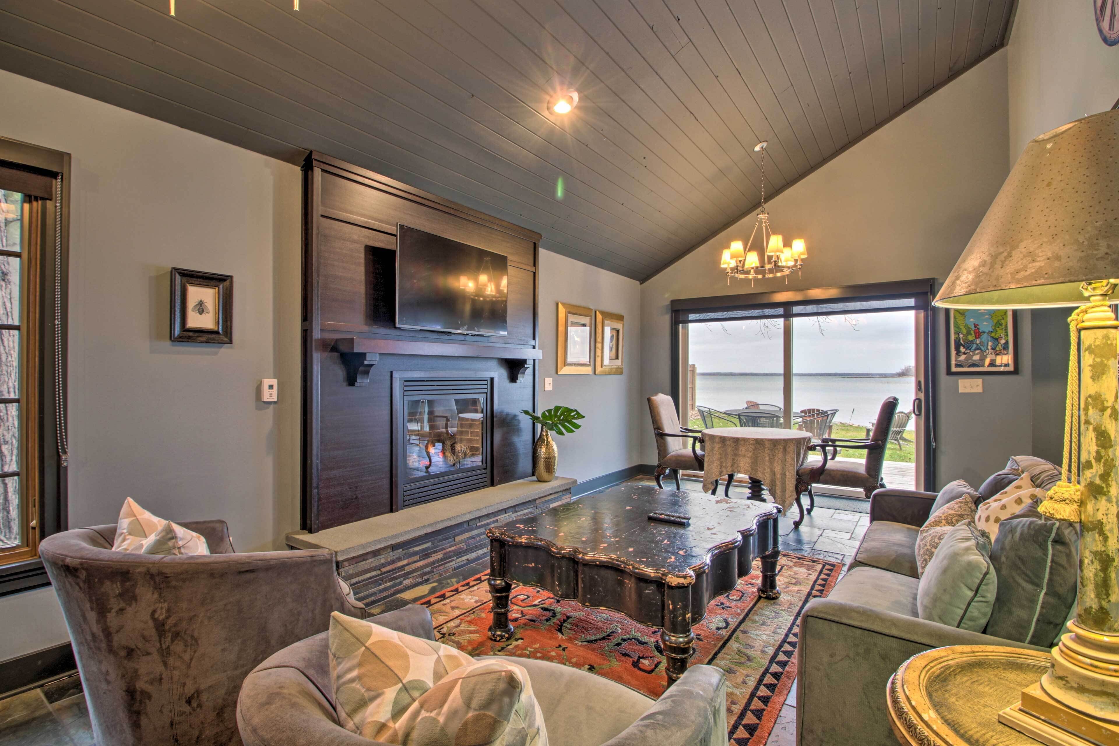 Luxe Breezy Point Escape w/ Dock & Fire Pit!