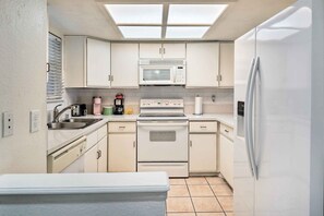 アパートメント (2 Bedrooms) | 専用キッチン | 電子レンジ、オーブン、コンロ、食器洗い機