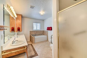 Bathroom - Family-friendly Driggs House w/ Deck + Views (Tetonia)