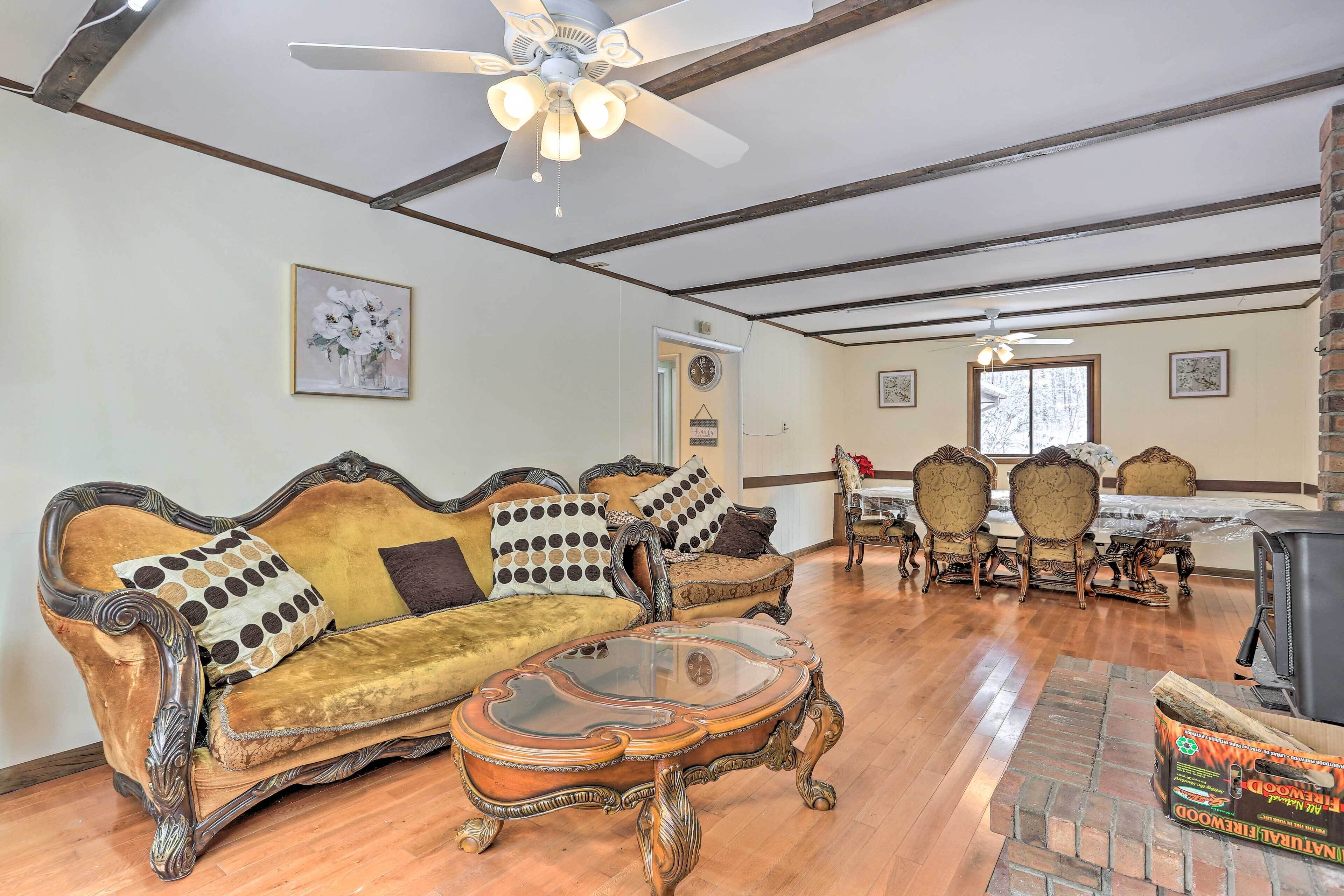 House (6 Bedrooms) | Interior