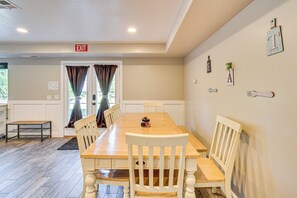Interior - La Verkin Family Apartment - 21 Miles to Zion! (La Verkin)