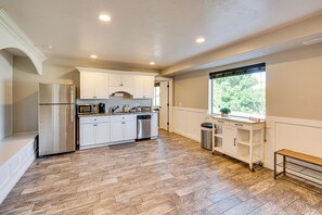 Apartment (3 Bedrooms) | Interior - La Verkin Family Apartment - 21 Miles to Zion! (La Verkin)