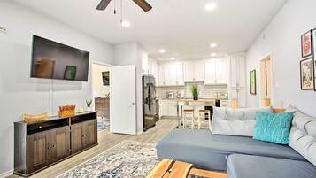 Apartment (2 Bedrooms) | Front of property