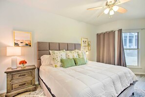 Interior - Texoma Lakefront in Tanglewood Golf Resort! (Pottsboro)