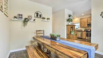 House (3 Bedrooms) | Interior