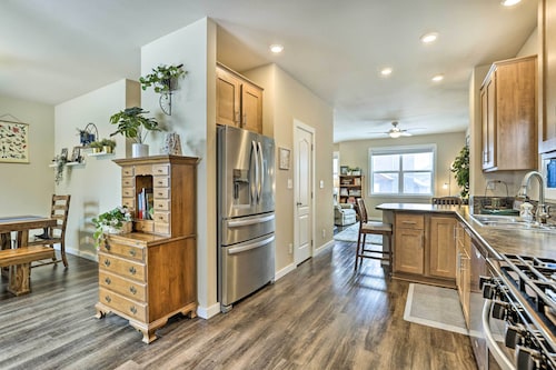 Gypsum Home w/ Patio: Between Glenwood & Vail