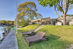 House (3 Bedrooms) | Interior - Luxury Hamptons Home on Canal w/ Dock & Kayaks! (East Quogue)