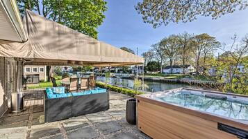 Rumah (3 Bedrooms) | Bagian depan properti