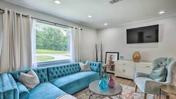 House (4 Bedrooms) | Interior