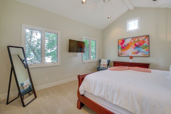 House (3 Bedrooms) | Interior - Lake Hamilton Home, 5 Min to Oaklawn Race Track! (Hot Springs)