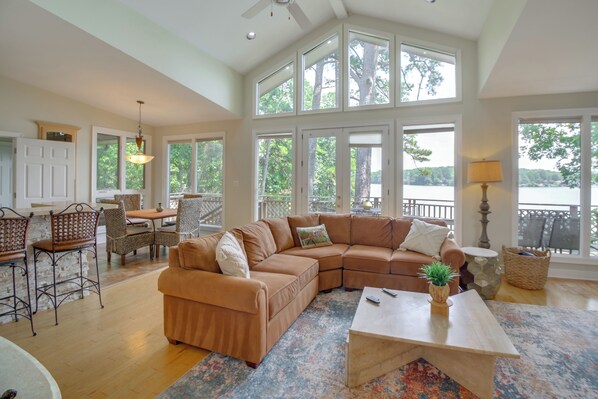 House (3 Bedrooms) | Interior