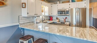 Gorgeous OIB Escape w/ Dock & Canal View!