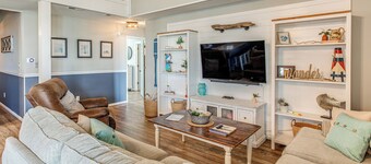 Gorgeous OIB Escape w/ Dock & Canal View!