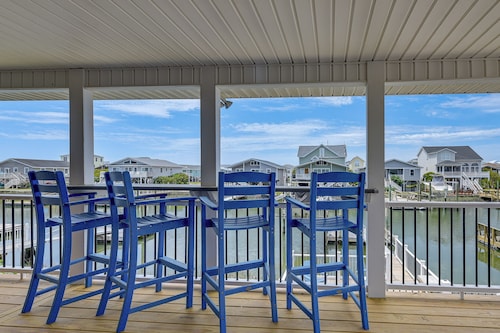Gorgeous OIB Escape w/ Dock & Canal View!