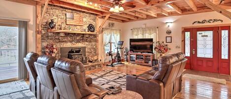 House (3 Bedrooms) | Interior