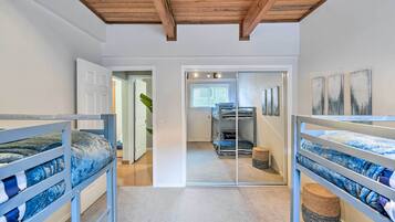House (5 Bedrooms) | Interior