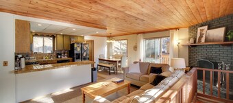 Peaceful & Idyllic Forest Cabin w/ Pool Table