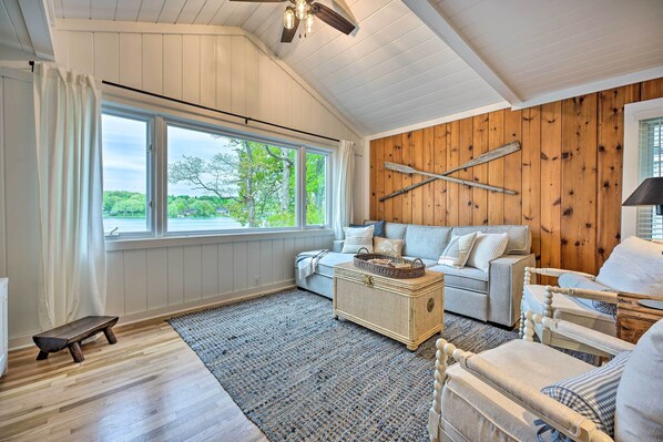 House (3 Bedrooms) | Interior - Lakefront Battle Creek Home w/ Fishing Dock! (Battle Creek)