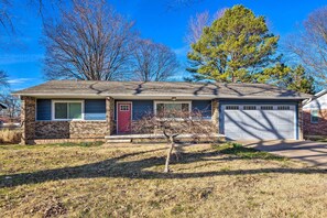 House (2 Bedrooms) | Interior - Bentonville Home ~ 1 Mi From Downtown! (Bentonville)