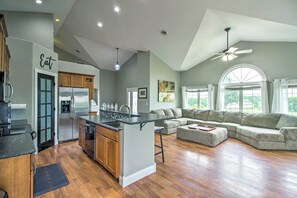 House (3 Bedrooms) | Interior