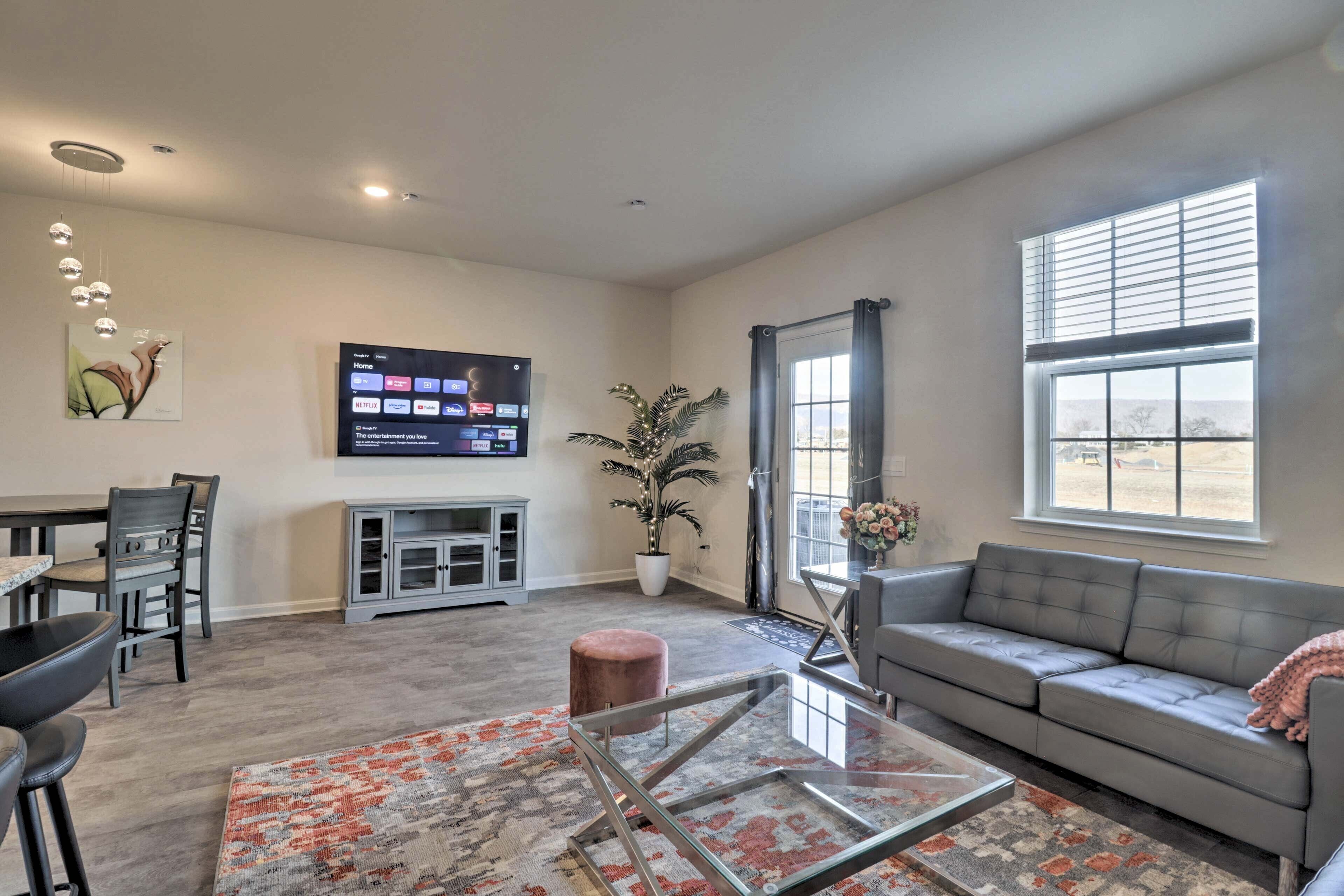 Luray Townhome Near Luray Caverns!