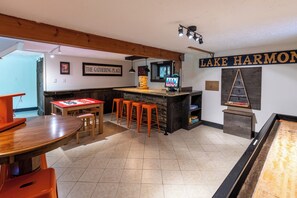 House (5 Bedrooms) | Interior