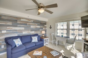 Apartment (2 Bedrooms) | Interior - North Wildwood Condo - Beach Across Street! (North Wildwood)
