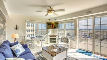 Apartment (2 Bedrooms) | Front of property