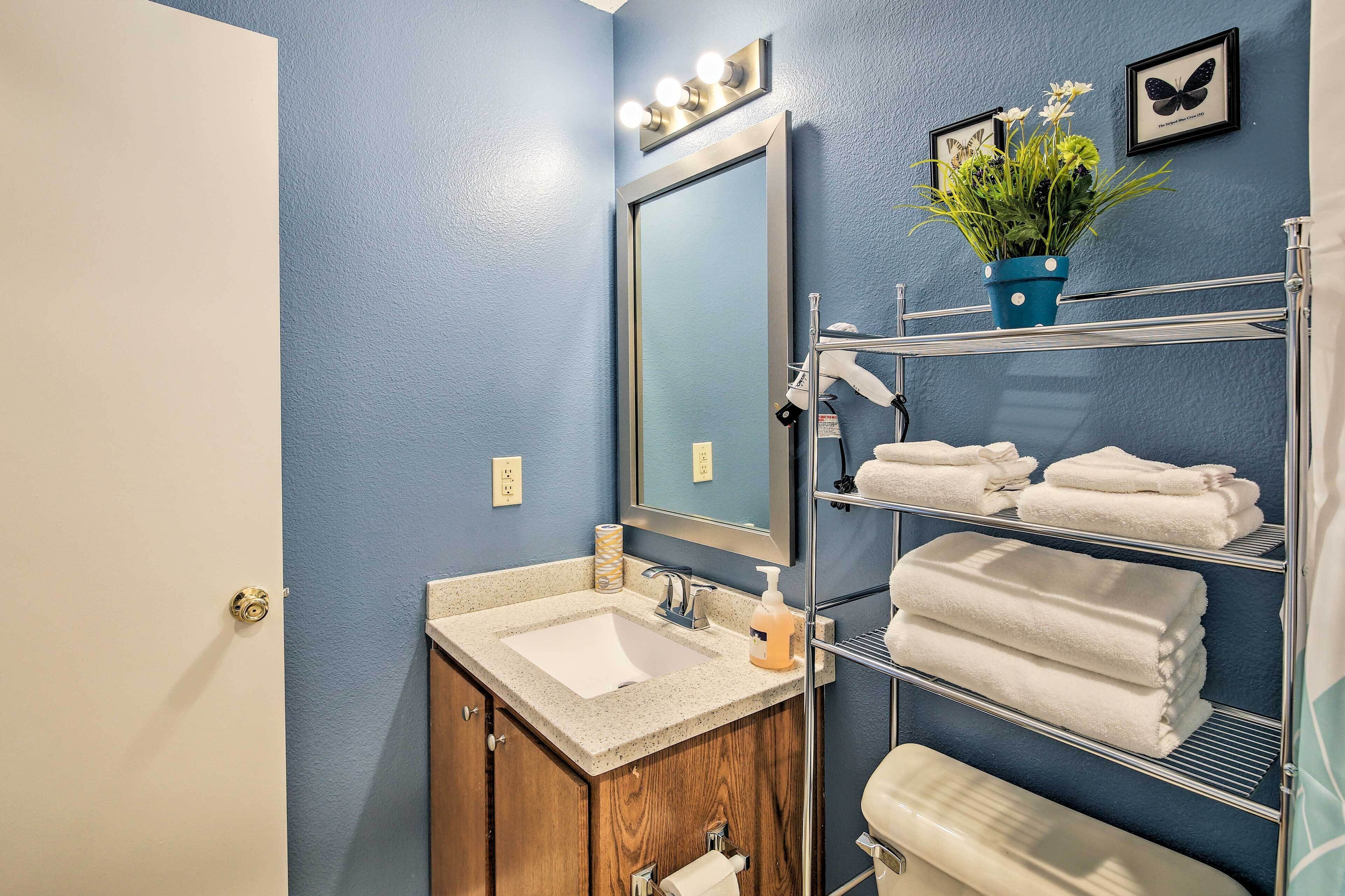 Lafayette House - 7 Mi. to Purdue & Downtown!