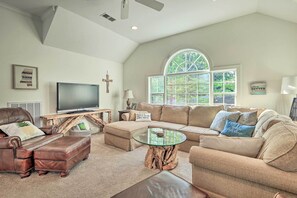 House (5 Bedrooms) | Interior