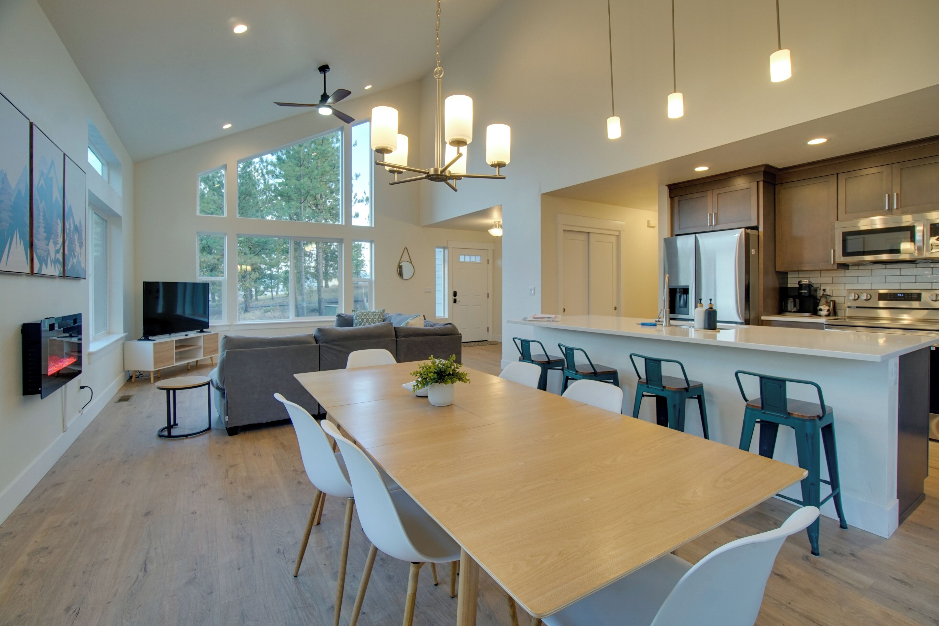 House (4 Bedrooms) | Interior