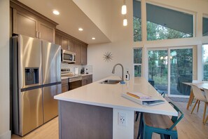 House (4 Bedrooms) | Private kitchen