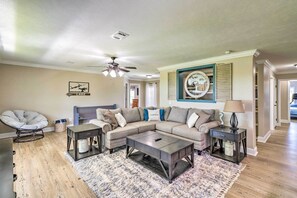 House (4 Bedrooms) | Interior - Lakeview Edgemont Escape w/ Fire Pit + Grill! (Edgemont)