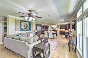 House (4 Bedrooms) | Interior - Lakeview Edgemont Escape w/ Fire Pit + Grill! (Edgemont)